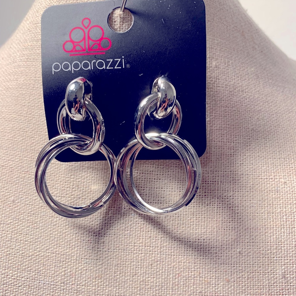 Silver circle link hanging earring.post back.